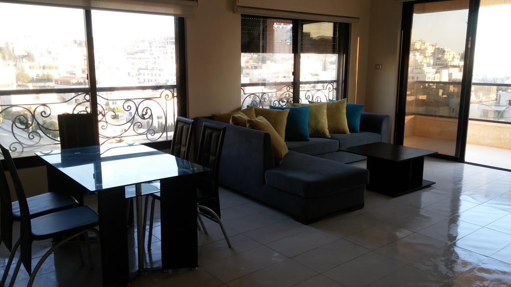 Cozy Dair Ghbar Apartment Amman Buitenkant foto