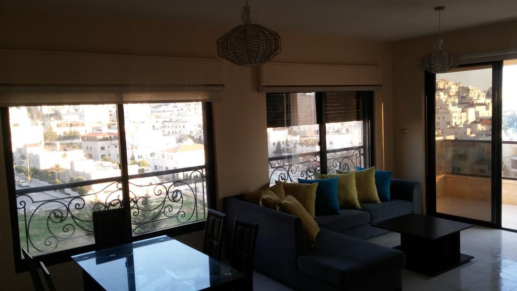 Cozy Dair Ghbar Apartment Amman Buitenkant foto