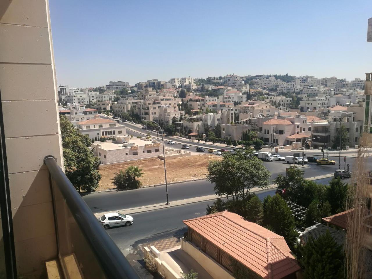 Cozy Dair Ghbar Apartment Amman Buitenkant foto